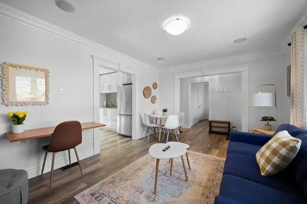 830 Mohawk RD E, Hamilton, ON L8T 2R5