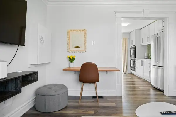 830 Mohawk RD E, Hamilton, ON L8T 2R5