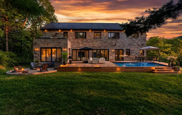 1067 Jerseyville RD W, Hamilton, ON L0R 1R0