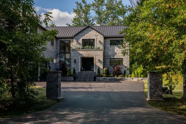 1067 Jerseyville RD W, Hamilton, ON L0R 1R0