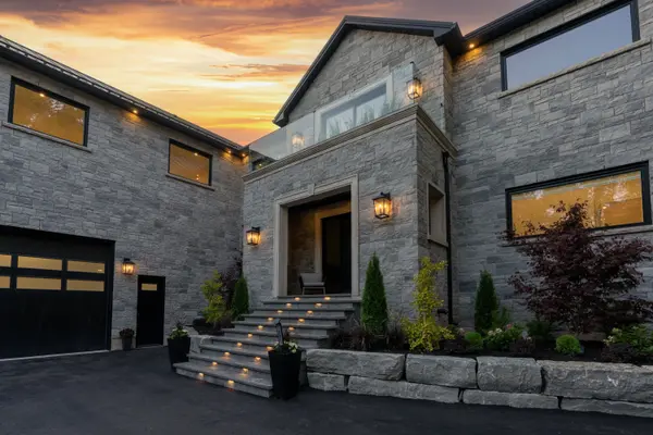 1067 Jerseyville RD W, Hamilton, ON L0R 1R0