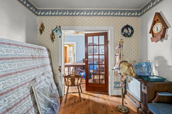 239 Lake ST, Peterborough, ON K9J 2H5