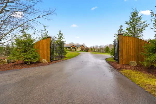 1371 10th Concession RD W, Hamilton, ON N0B 2J0