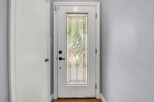 446 East 36th ST, Hamilton, ON L8V 4A5