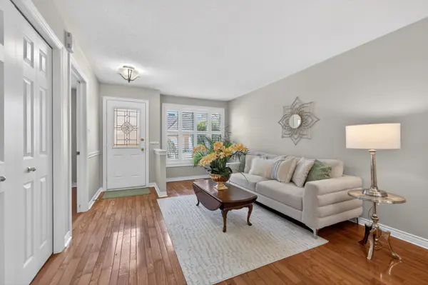 165 Main ST E #13, Grimsby, ON L3M 1P2