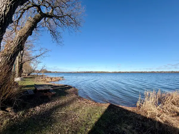 27 Carmans LN, Prince Edward County, ON K0K 2T0