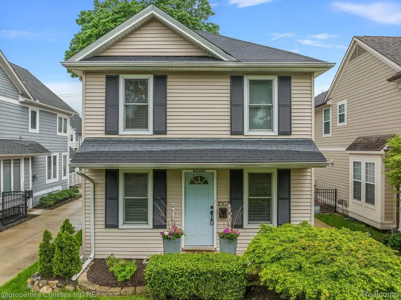 1007 CHESTER ST, Birmingham, MI 48009