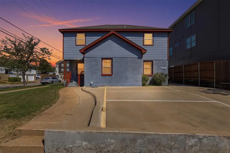 3201 McCart Avenue, Fort Worth, TX 76110