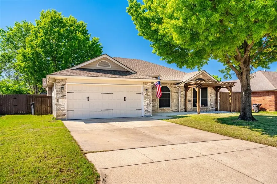 9216 Harvard Avenue, Fort Worth, TX 76118