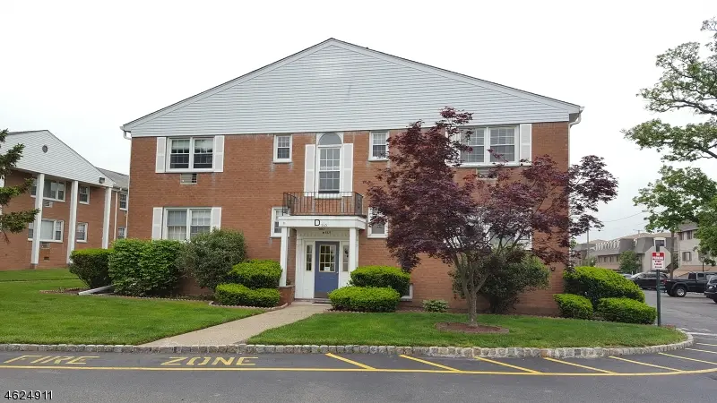 565 Grove St #D-8, Clifton City, NJ 07013