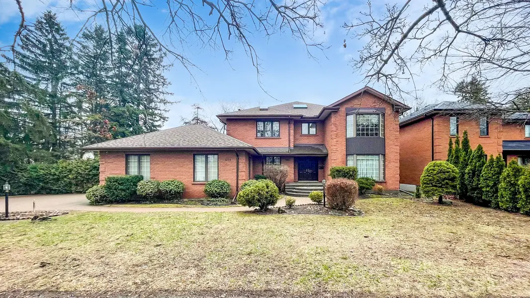 1127 OSHAWA BLVD N, Oshawa, ON L1G 5W2