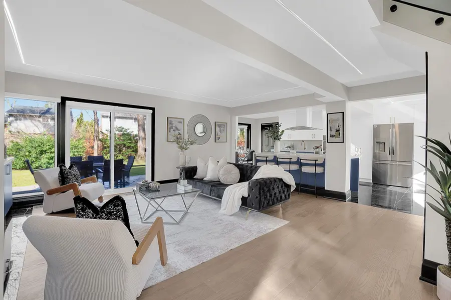 1915 Delaney DR, Mississauga, ON L5J 3L1