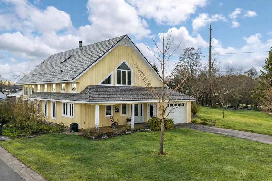 4 Carla CT, Prince Edward County, ON K0K 3L0