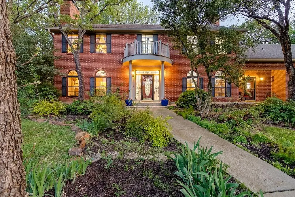 140 Creekside Drive, Double Oak, TX 75077