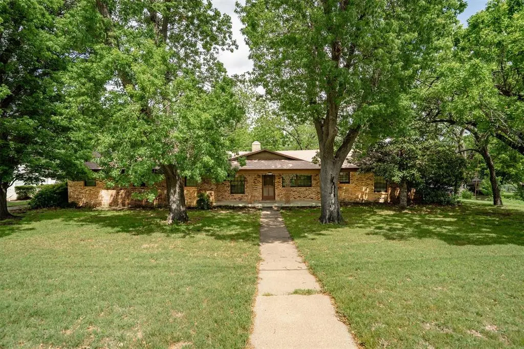 5000 Circle Ridge Drive W, Fort Worth, TX 76114