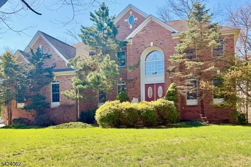 1 Schindler Ln, Monroe Twp., NJ 08831