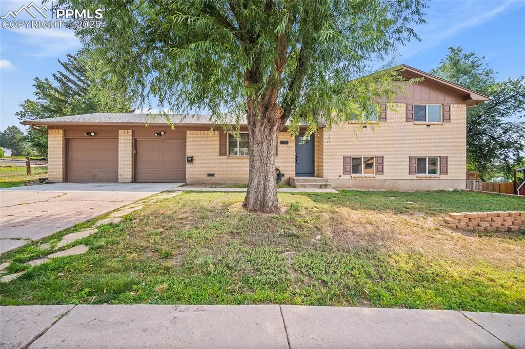 1333 Holmes DR, Colorado Springs, CO 80909