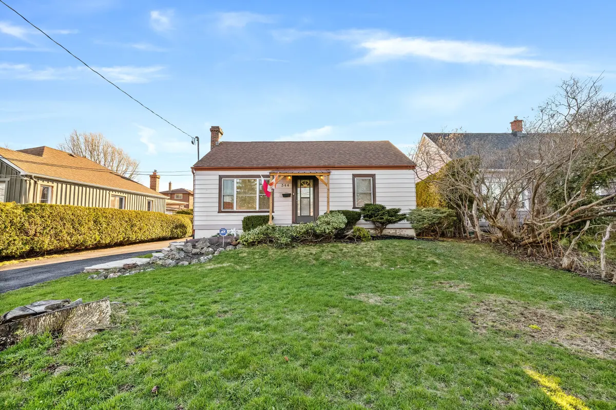344 Nipigon ST, Oshawa, ON L1J 4N9