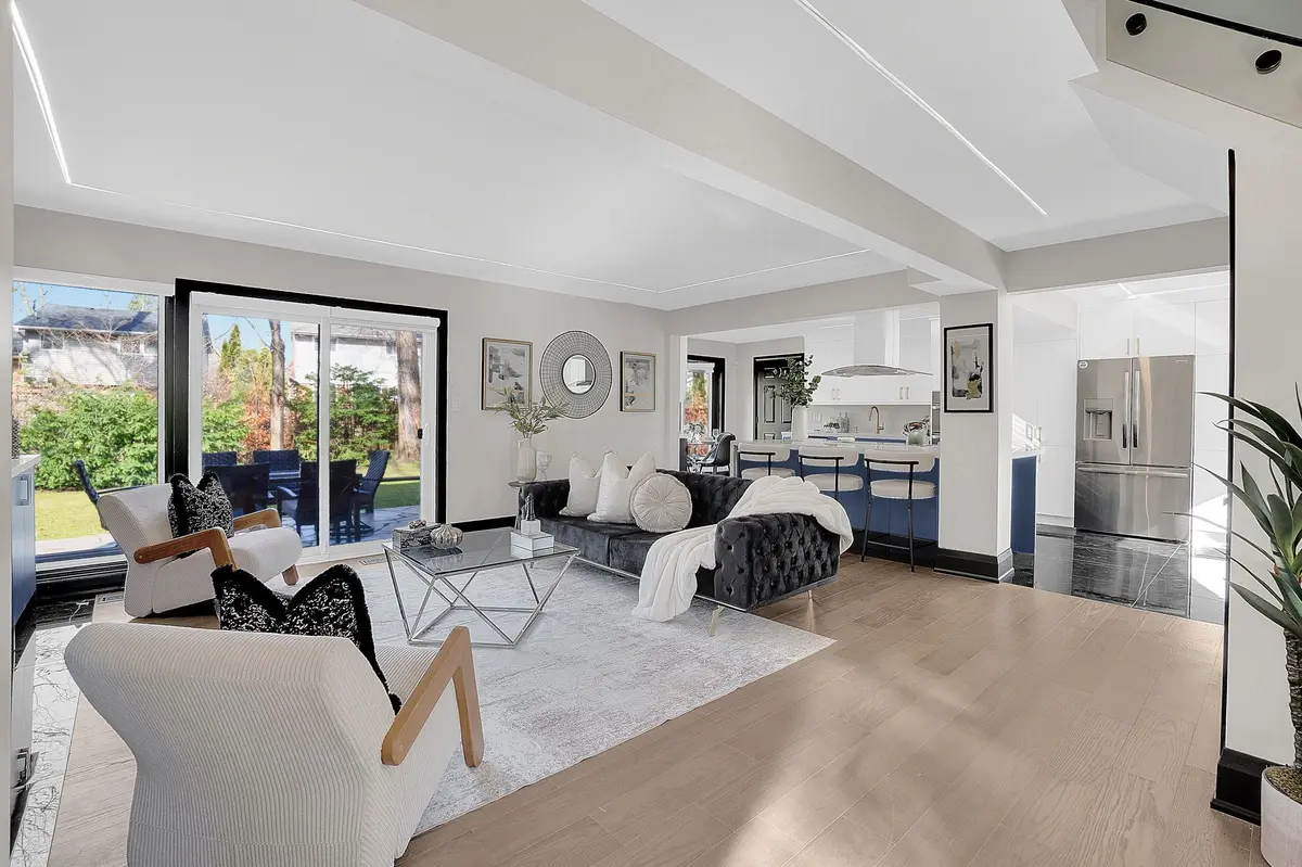 1915 Delaney DR, Mississauga, ON L5J 3L1