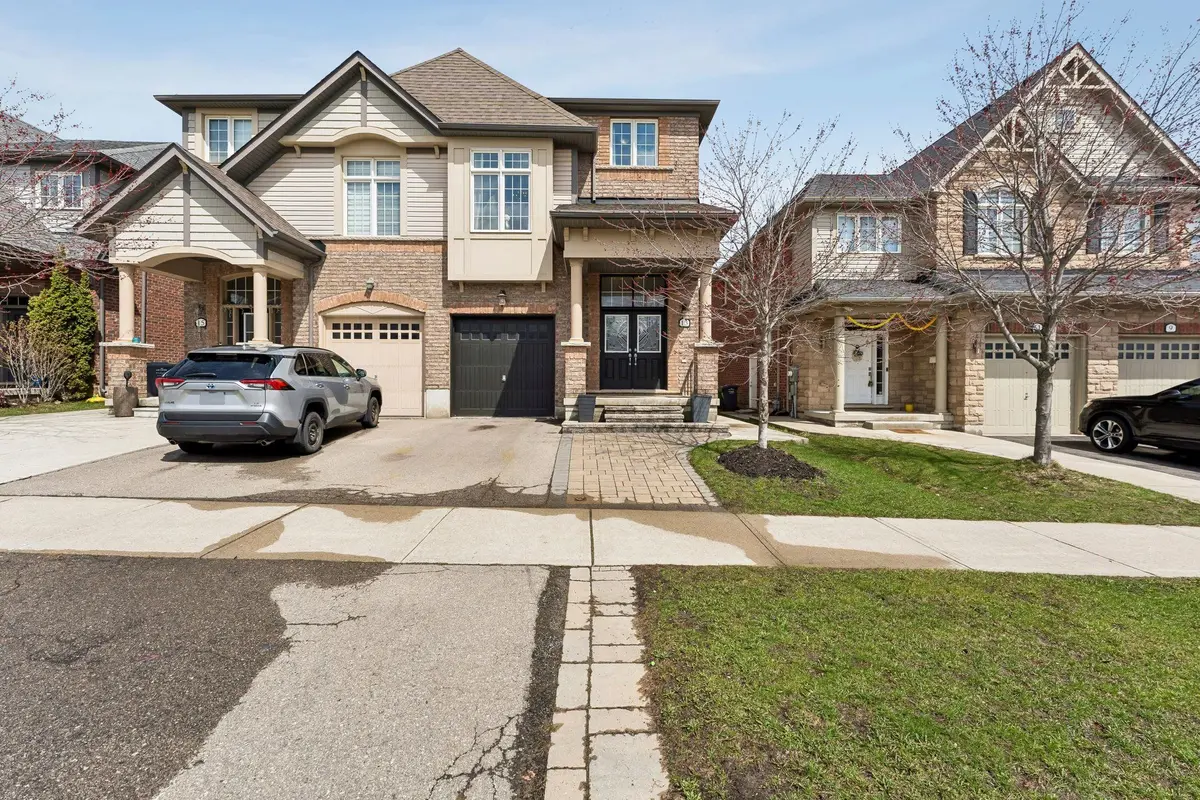 13 Icefall RD W, Caledon, ON L7C 3T7