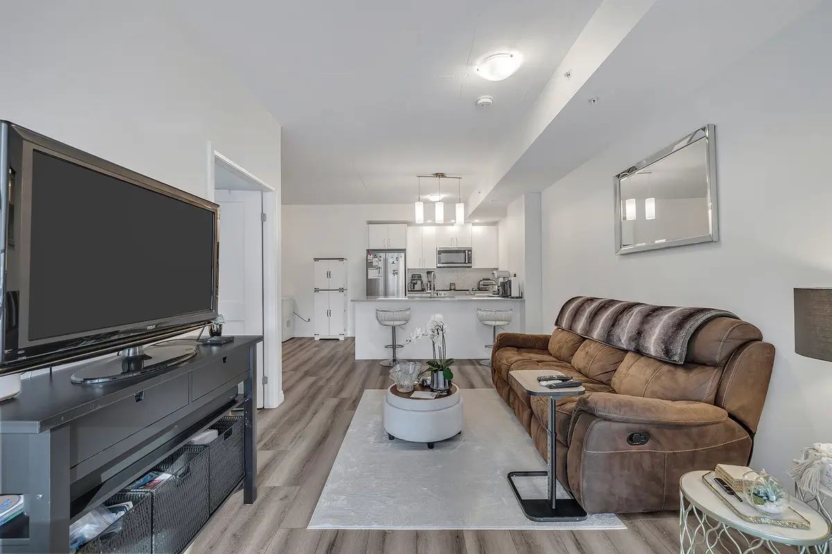 108 Garment ST #201, Kitchener, ON N2G 0E2