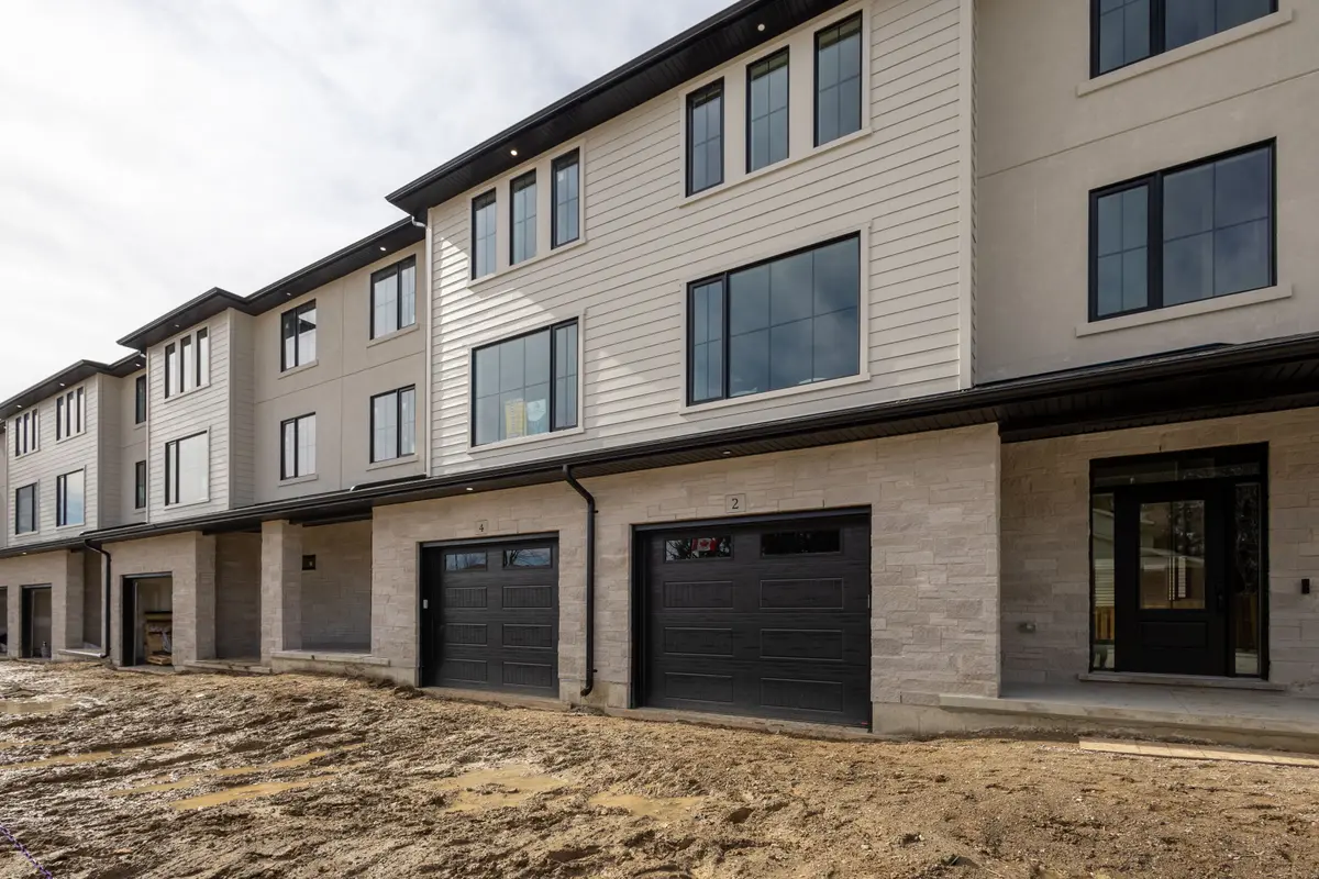 233 Upper Queen ST #6, Thames Centre, ON N0M 2P0