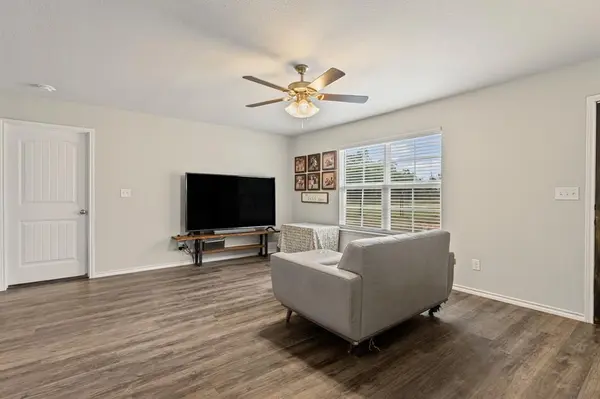 396 Wild Hill Oak Drive, Springtown, TX 76082