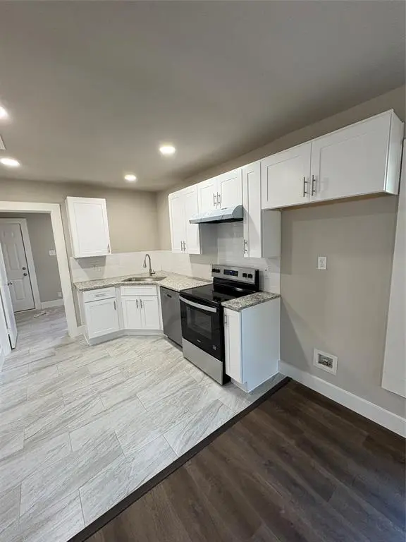 915 Hartsdale Drive, Dallas, TX 75211