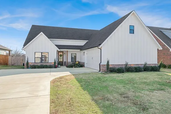 1825 Meadowview, Canton, TX 75103