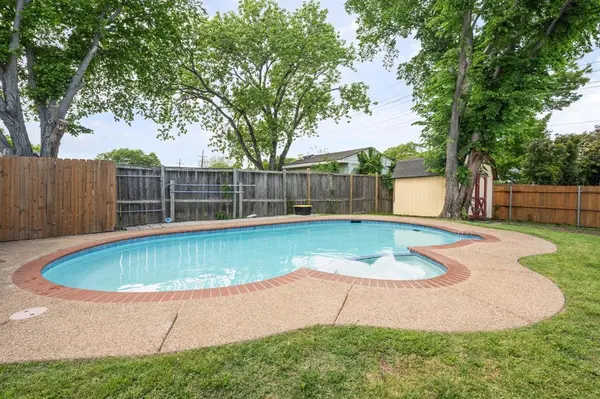 1561 Winter Park Lane, Lewisville, TX 75077