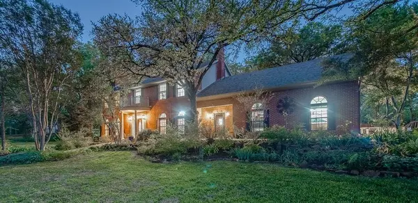 140 Creekside Drive, Double Oak, TX 75077