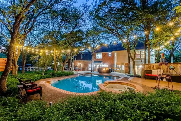 140 Creekside Drive, Double Oak, TX 75077