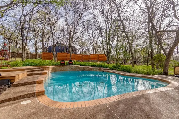 140 Creekside Drive, Double Oak, TX 75077