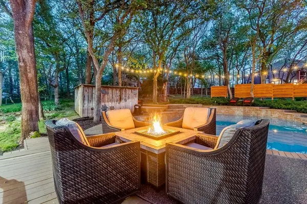 140 Creekside Drive, Double Oak, TX 75077