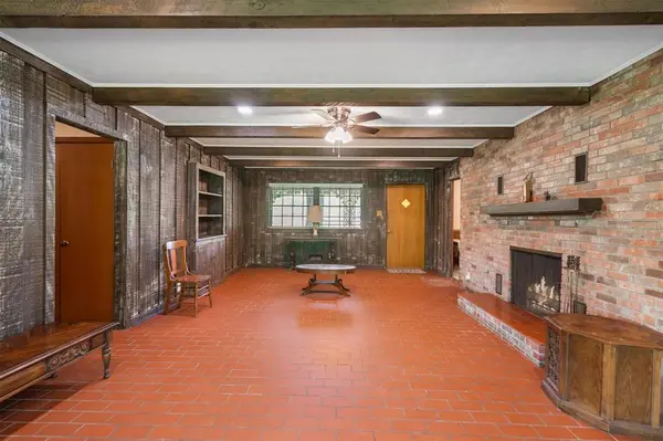 5000 Circle Ridge Drive W, Fort Worth, TX 76114