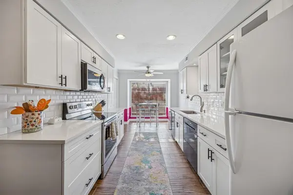 10019 Regal Park Lane #207, Dallas, TX 75230