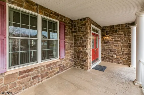 10 Independence Ct, Franklin Twp., NJ 08873