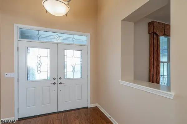 10 Independence Ct, Franklin Twp., NJ 08873