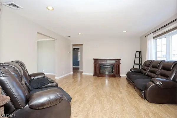 16 Maple Ave, South Hackensack Twp., NJ 07606