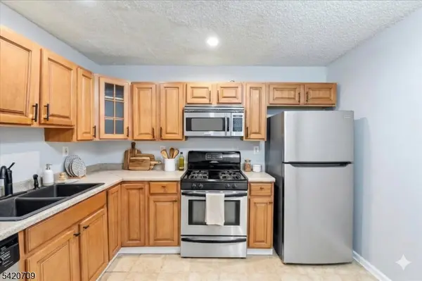 28 Boston Ct, Newark City, NJ 07103