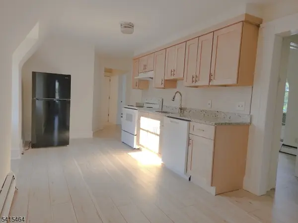 15 E Clay Ave, Roselle Park Boro, NJ 07204