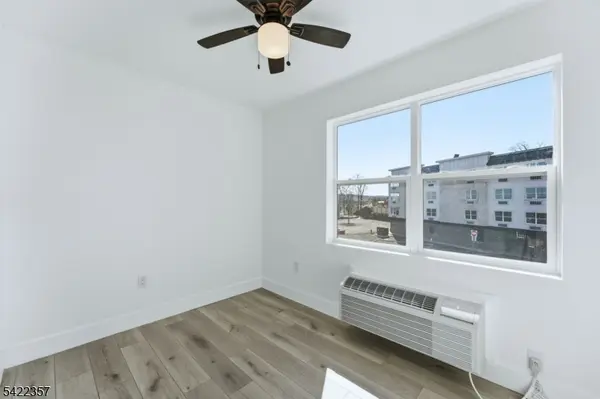 95 Shepherds Ln #B307, Totowa Boro, NJ 07512