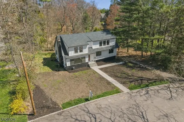 246 Fawn Rdg, Mountainside Boro, NJ 07092