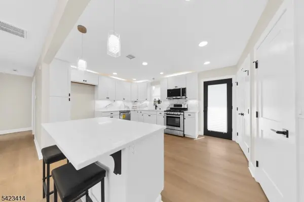 4 Melody Ln, West Milford Twp., NJ 07480