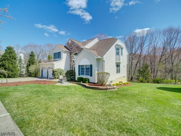 8 Mulberry Ct, Roxbury Twp., NJ 07876