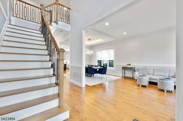 57 Walnut St, Livingston Twp., NJ 07039