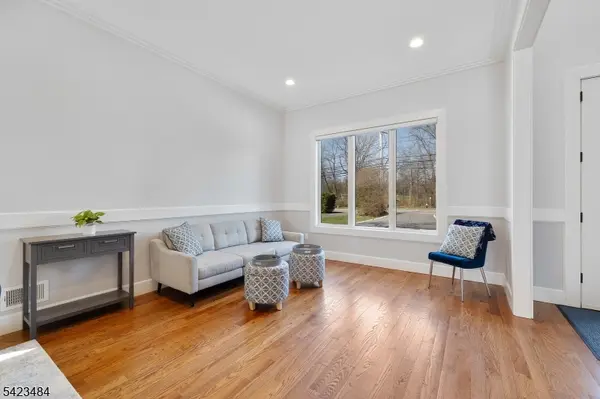 57 Walnut St, Livingston Twp., NJ 07039