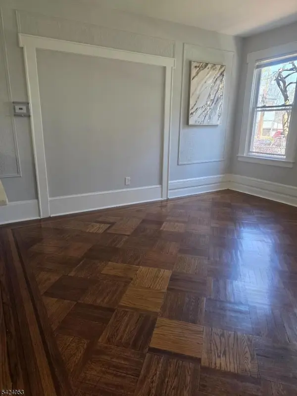 136 Hobson St, Newark City, NJ 07112