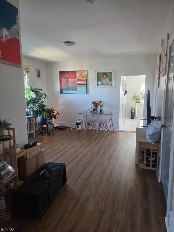 136 Hobson St, Newark City, NJ 07112