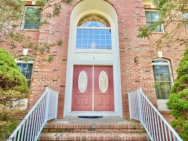 1 Schindler Ln, Monroe Twp., NJ 08831